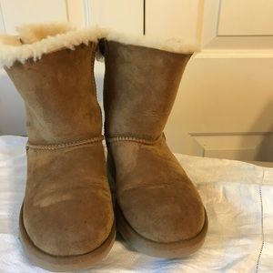 UGG  Chestnut Bow Boots